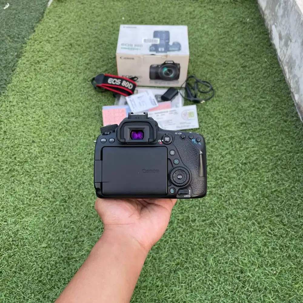 Dslr Canon 80D BO Fullset Dus Box