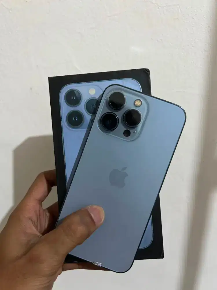 iPhone 13 Pro Sierra Blue