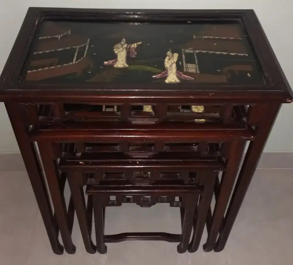 Antique Chinese Nesting Table (Meja Susun Tradisional Tiongkok Antik)