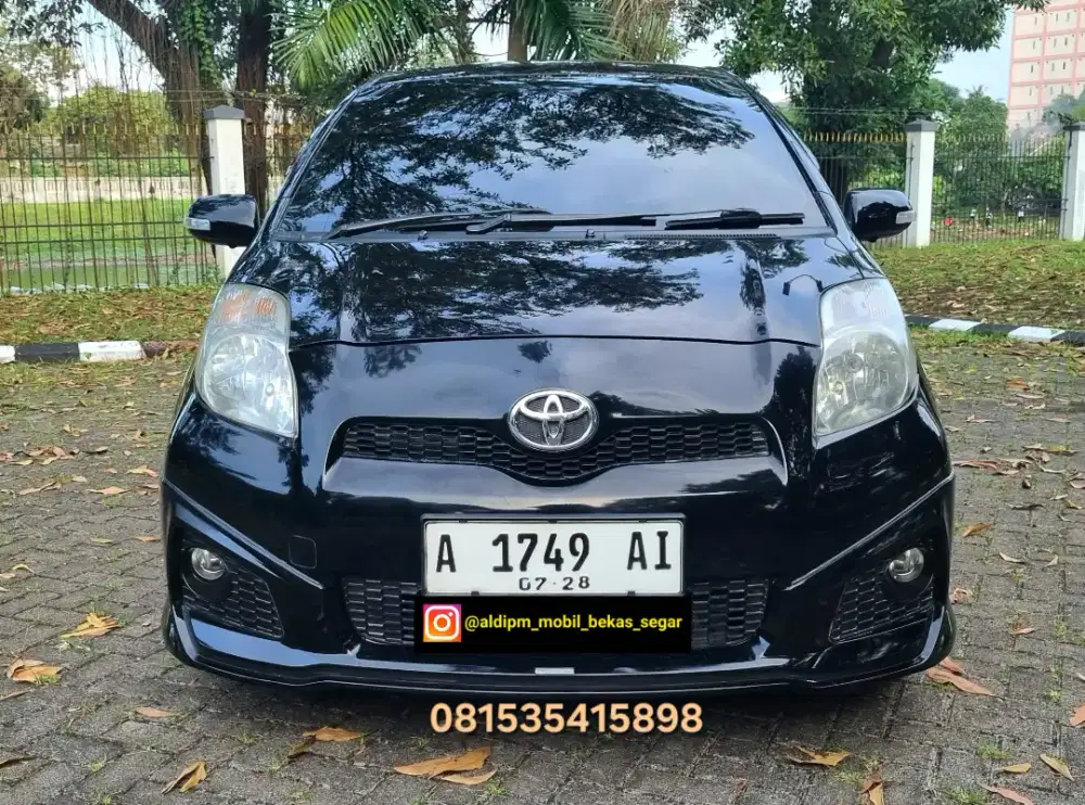 Yaris S TRD Sportivo M/T tahun 2013 hitam metalik. Pjk pjg