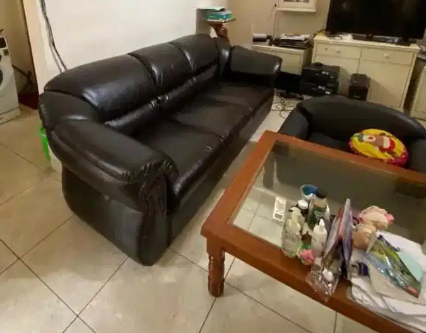 Service sofa bergaransi:)
