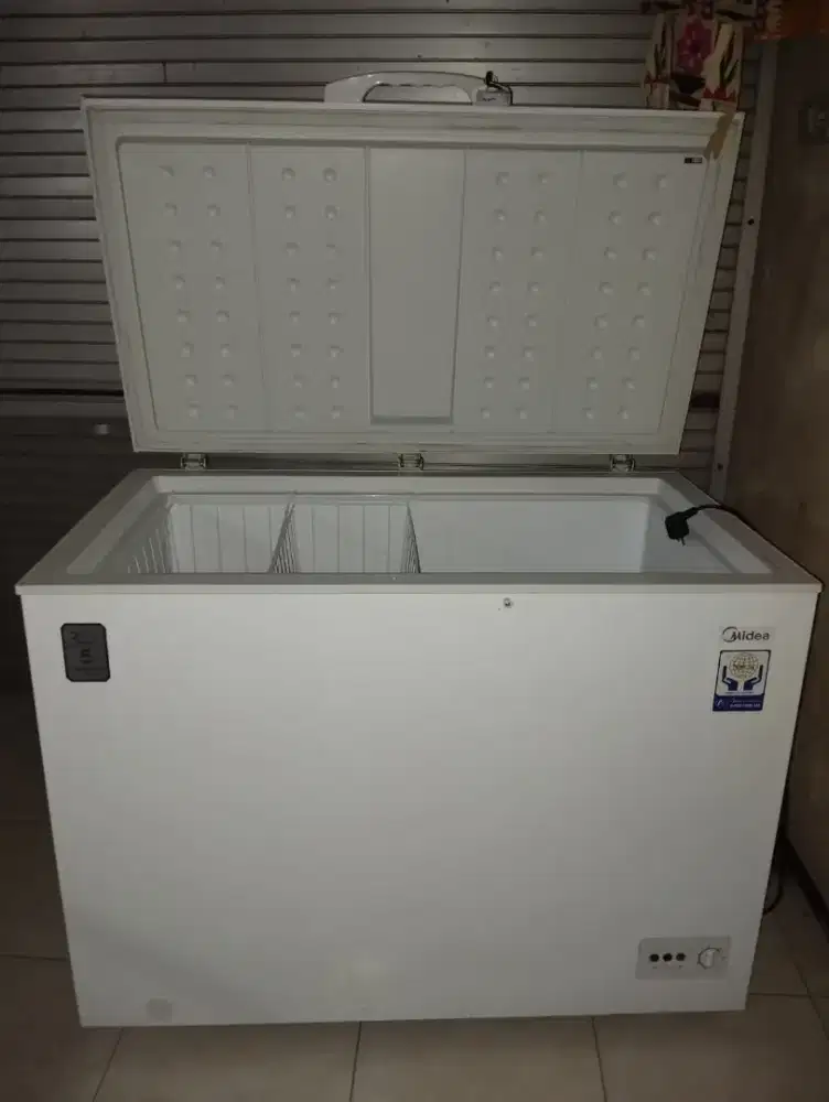 Di jual freezer ikan