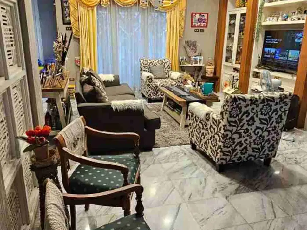 Dijual Rumah Hook Premium Setrasari Sayap PVJ Bandung – LT 452 m², Halaman Luas