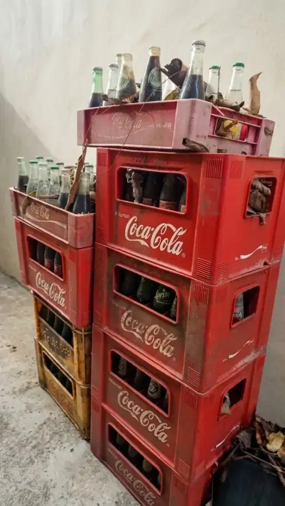 Semua 200rb = 10 Krat + botol bekas (jumlah & kondisi sesuai gambar).