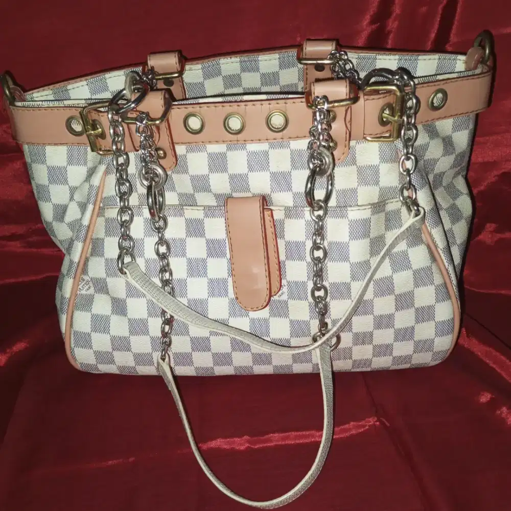 Dijual Dua Tas wanita bahan genuine leather
