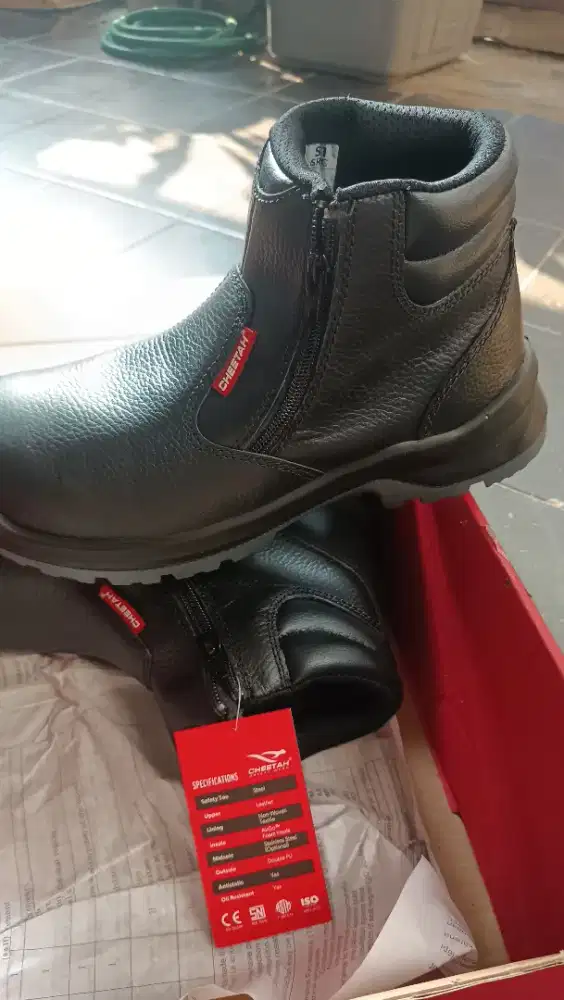Sepatu safety cheetah safety shoes