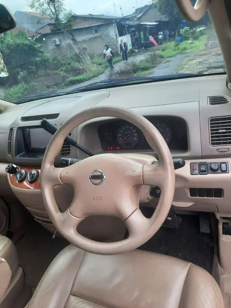 Nissan Serena 2011 Bensin