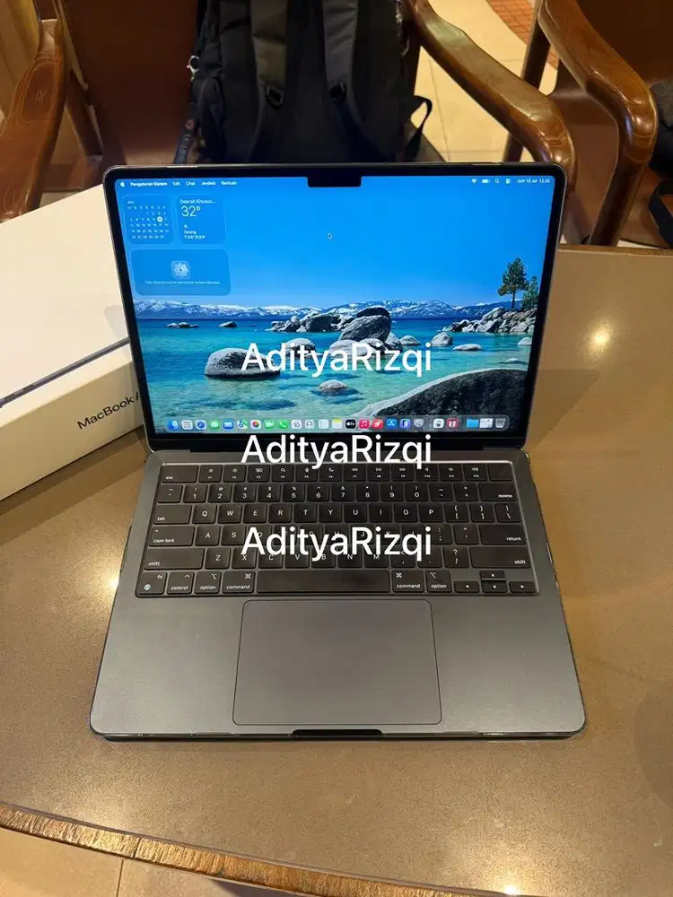 MacBook Air M2 16/256GB IBOX Garansi Juli 2027