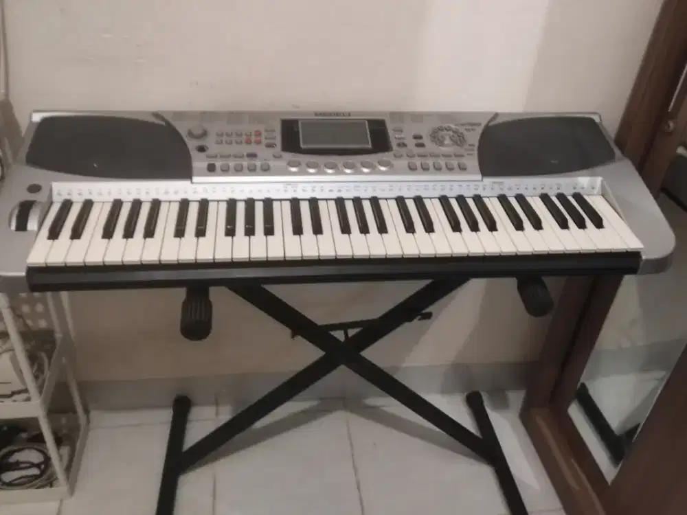 Piano MEDELI MC 120