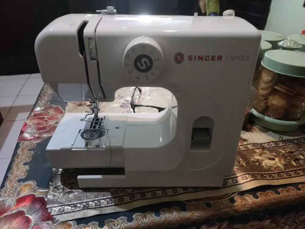 Mesin jahit SINGER M1005