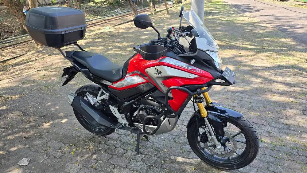 Honda CB 150X (NIK 2022) Low KM, jarang dipakai, bonus