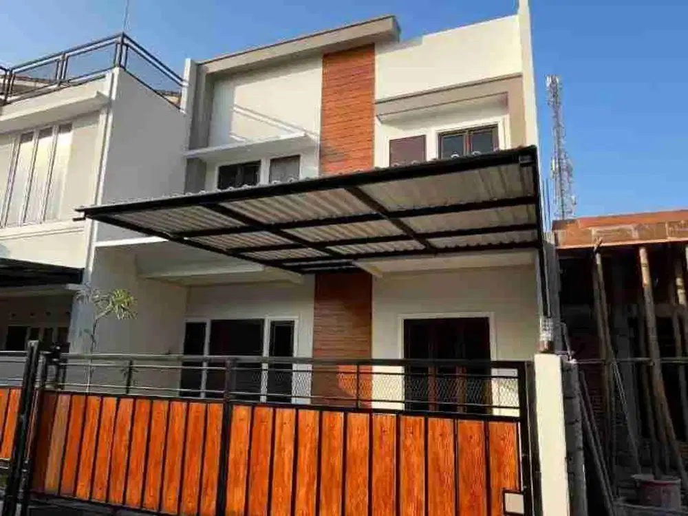 RUMAH MEWAH 2 LANTAI ISTIMEWA DALAM PERUMAHAN DI JALAN MAGELANG DEKAT KAMPUS UGM