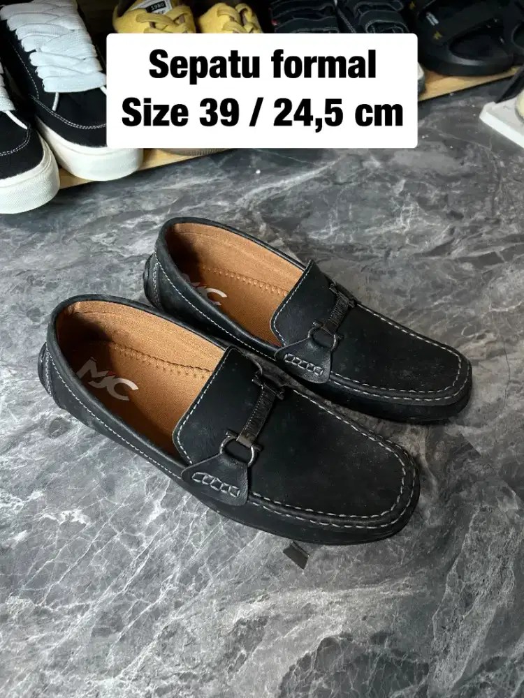 SEPATU SAMPLE SNEAKERS PRIA WANITA