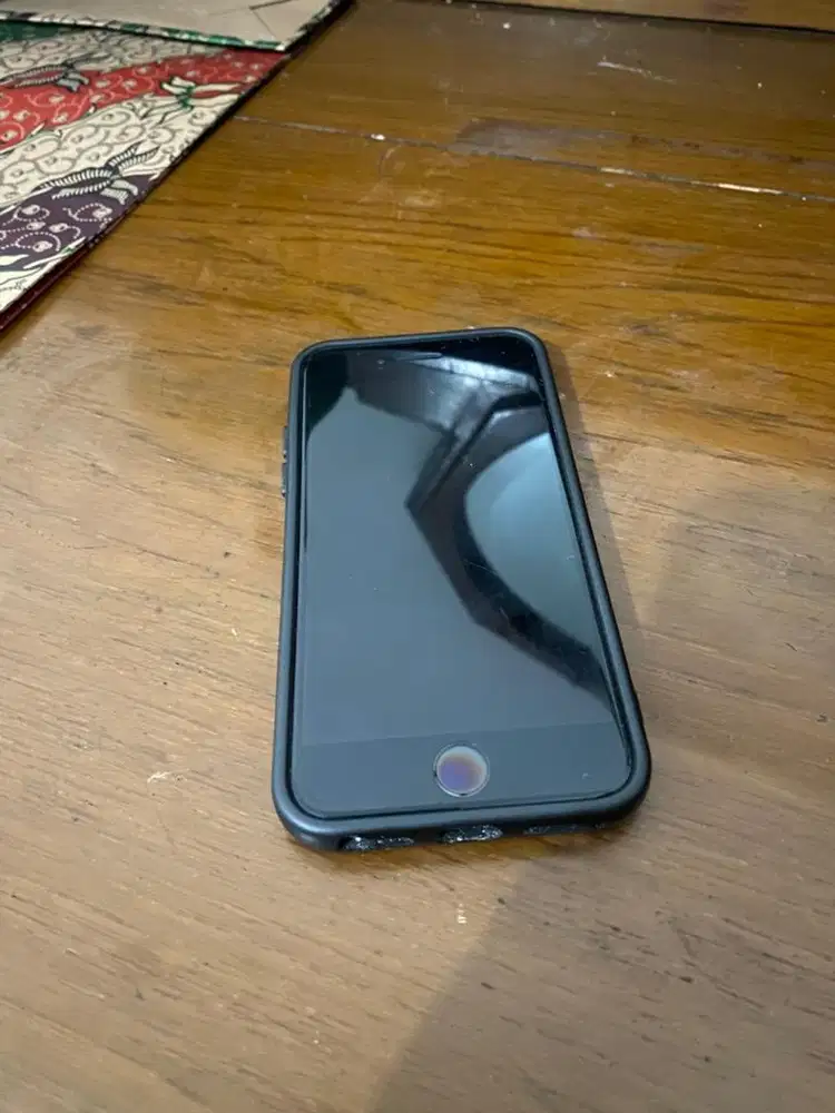 iphone SE 2020 128 black