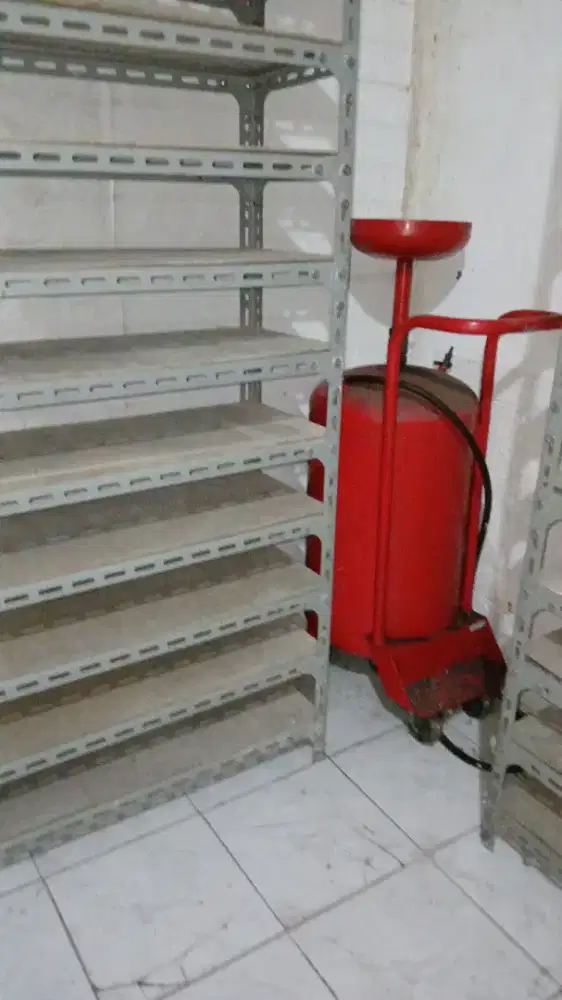 Rak besi 12 susun eks yamaha super murah super kuat di Tangerang