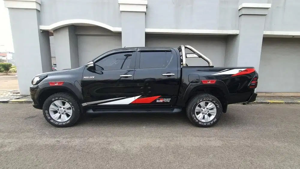 TOYOTA HILUX V AT double cabin VNT 4X4 AUTOMATIC  2016