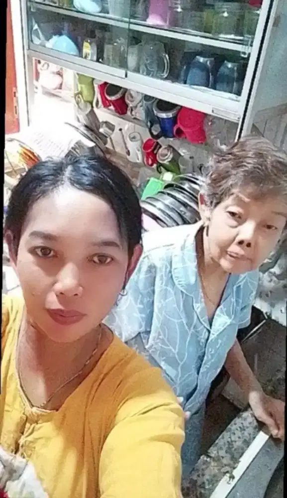 saya cari suster lansia sehat (serabutan) yg bs segera masuk.nginap