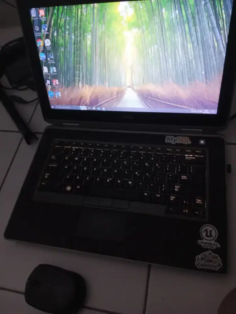 Laptop Dell core i5, ram 6gb, dual vga nvidia