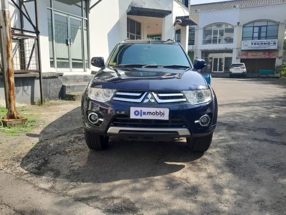 LOW DP - Mitsubishi Pajero Sport 3.0 Bensin-AT 2015