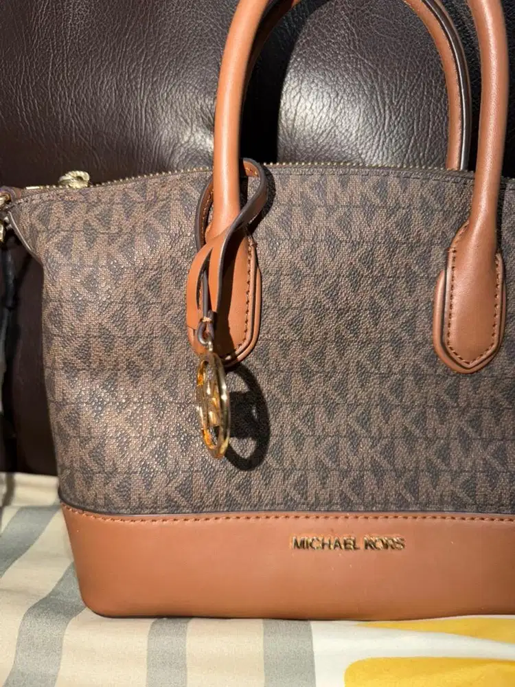 Dijual Tas Michael Kors Hyde Small Brown