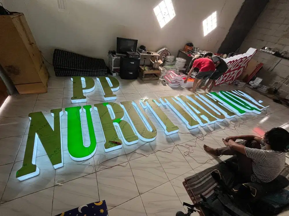 Spesialist Reklame Papan Nama Huruf Timbul & Neon Box Bandung