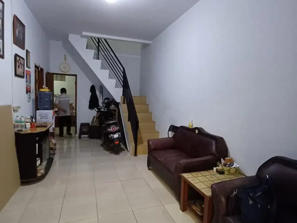 Rumah Strategis Lingkungan Nyaman di Mengger
