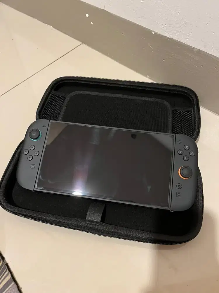 Nintendo switch 2 second like new