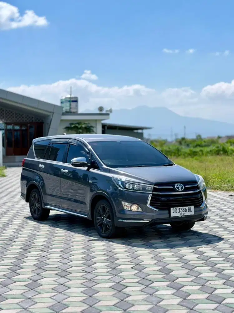 TOYOTA KIJANG INNOVA VENTURER 2.0 A/T 2019