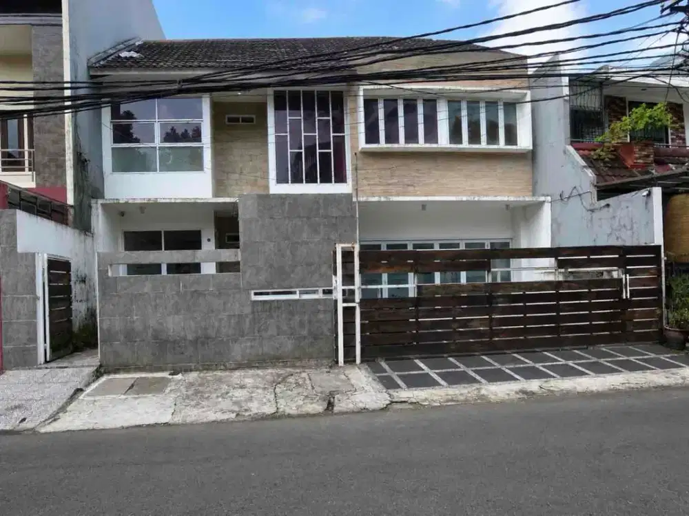 Dijual Rumah Kantor 3 Lantai Strategis Kebayoran Baru Jakarta Selatan