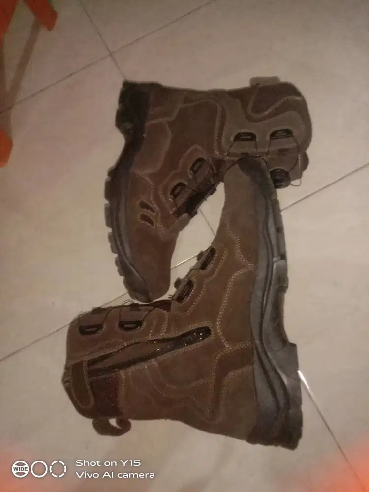 Jual Sepatu butuh uang