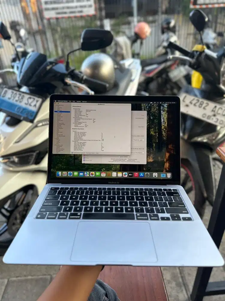 DIJUAL MACBOOK AIR M1 2020 8/256