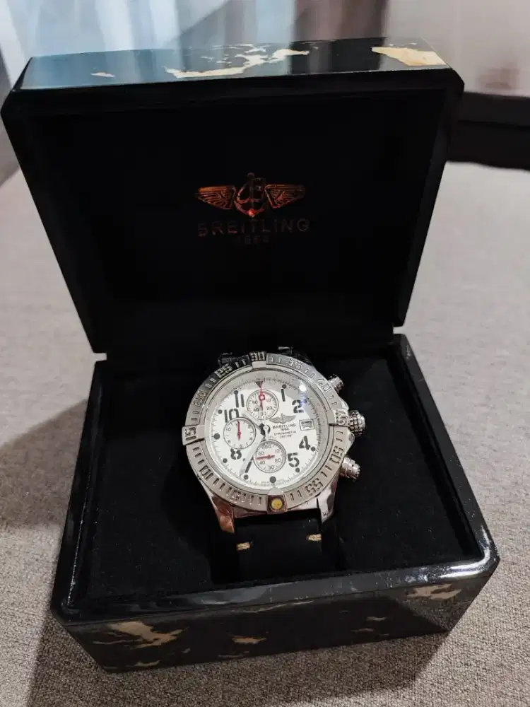 Jam tangan Breitling