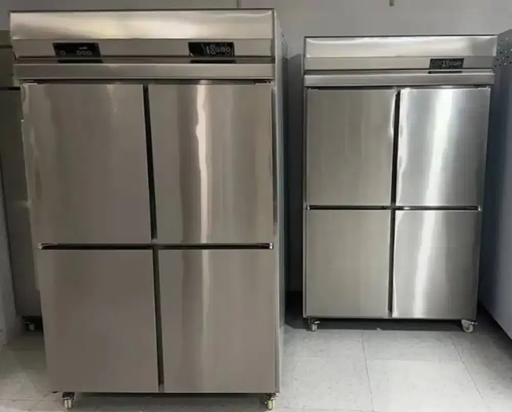 Upright Chiller Lemari Pendingin 4 Pintu 972 Liter Royalstar BWE