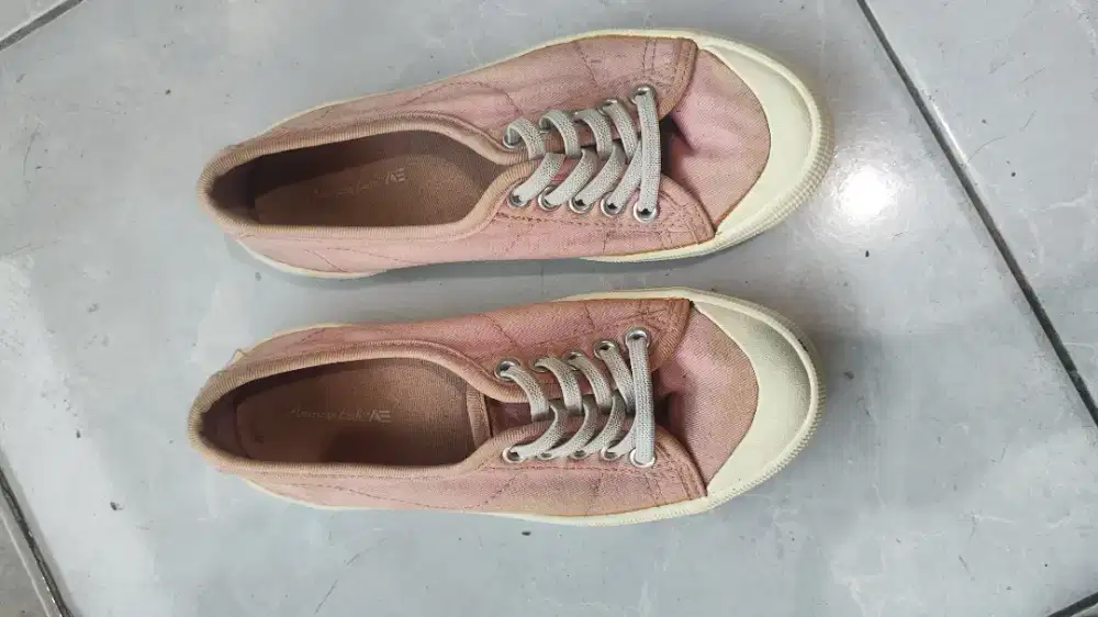 Sepatu American Eagle Canvas Pink - Size 37/38