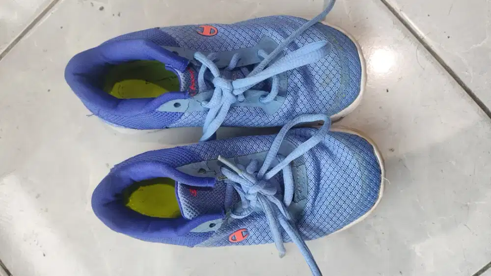 Sepatu anak  Champion Running Blue preloved