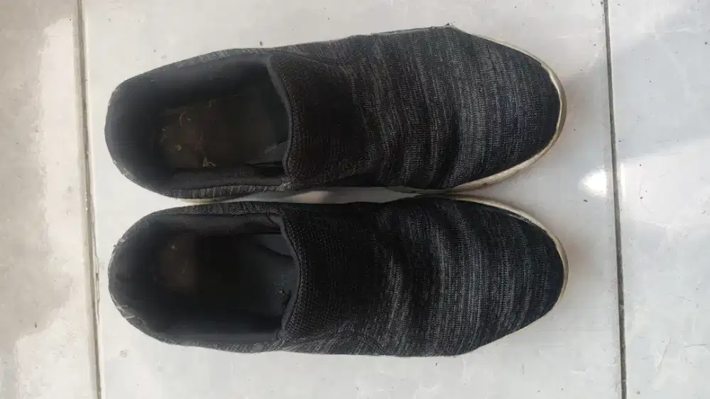 Sepatu Champion Slip On Black - US 10 (EU 43/44)