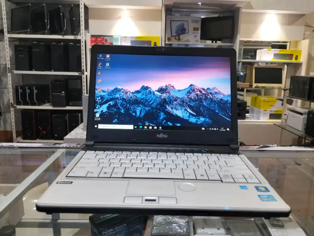 Laptop Fujitsu Intel Core i5