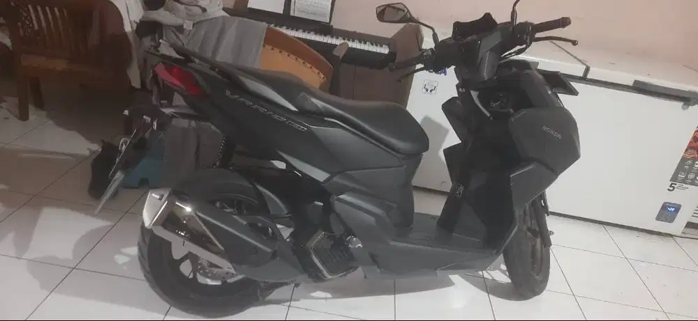 Honda Vario 160 ABS 2024 hitam doff