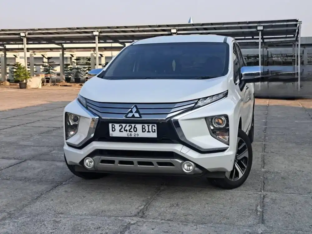 LOW KM MITSUBISHI XPANDER ULTIMATE AT MATIC AUTOMATIC 2019 PUTIH