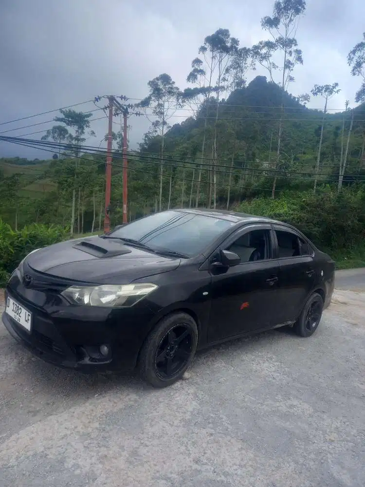 Toyota Limo 2013 Bensin