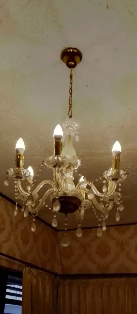 Lampu hias ruang tamu