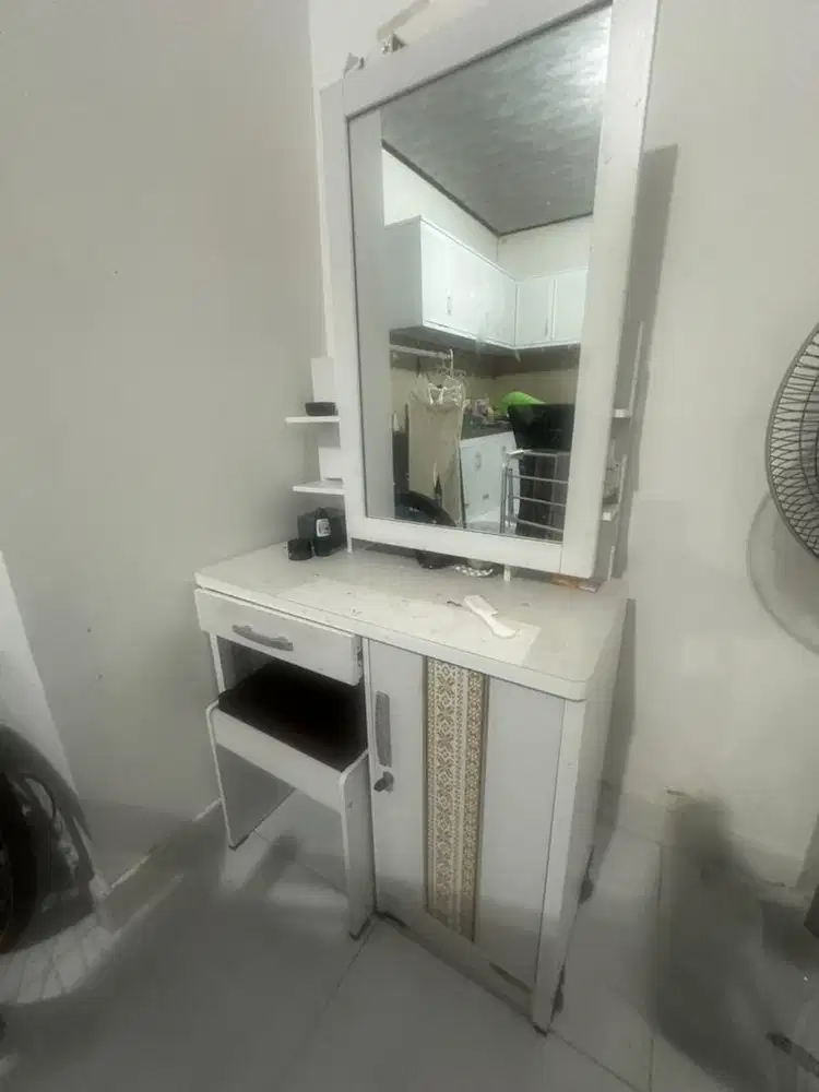 Jual lemari rias