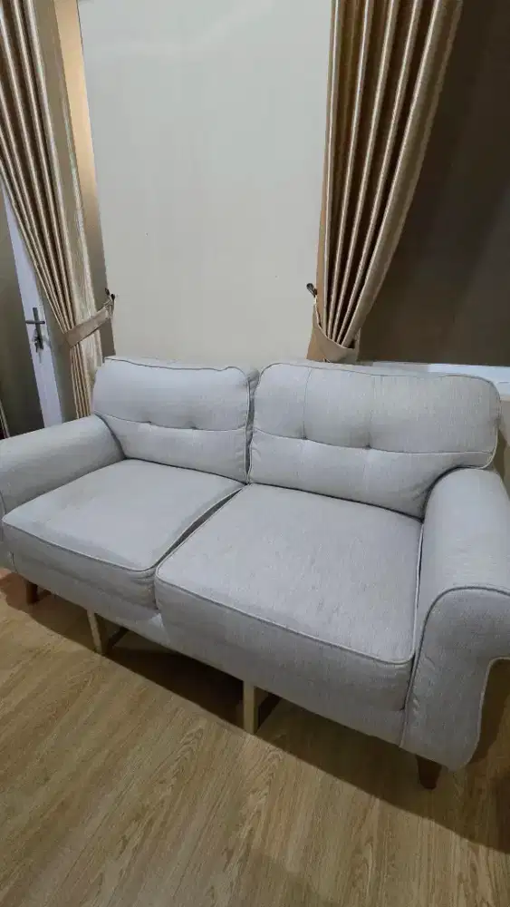Sofa ruang tamu
