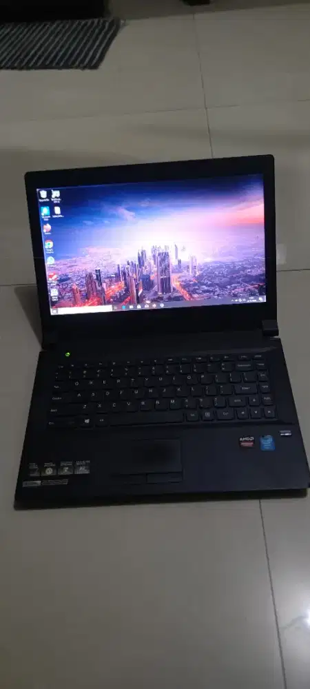 nego Lenovo B40-70 dual vga dan ssd, baterai kuat 3 jam
