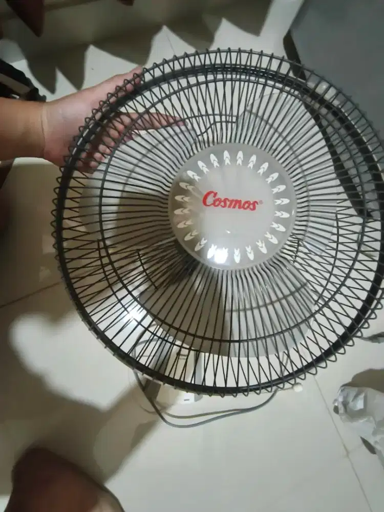 Kipas Angin Dinding Cosmos 12 inch