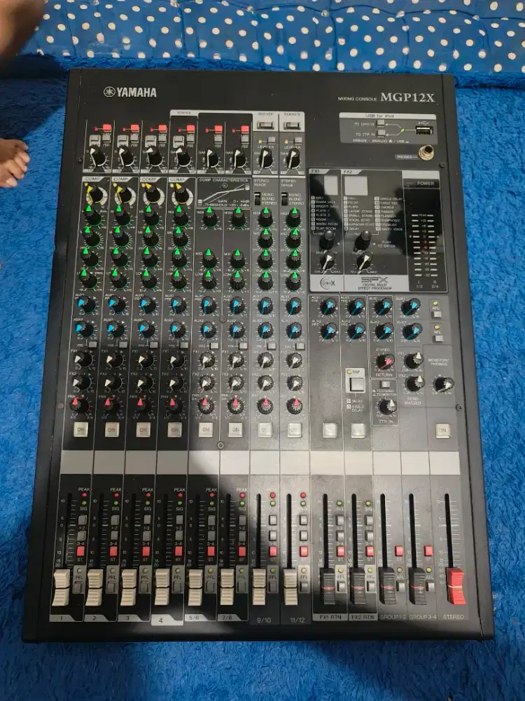 Mixer Yamaha MGP12x