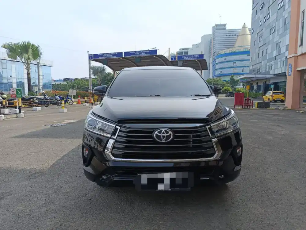Toyota Innova 2.0 V  AT 2021 km rendah tgn 1 service record pjk pjng