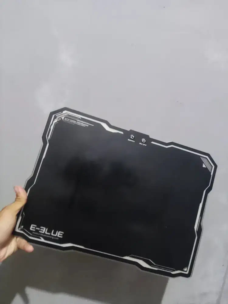 Mouse pad gaming RGB E blue warna warni