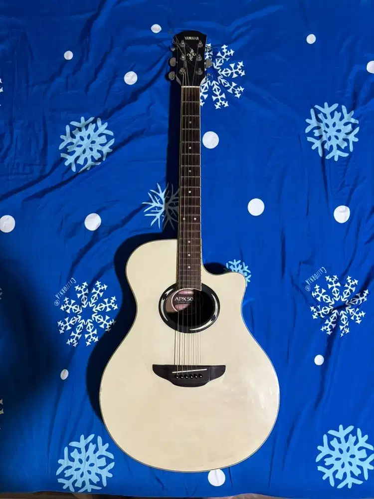 guitar yamaha apx 500ii white