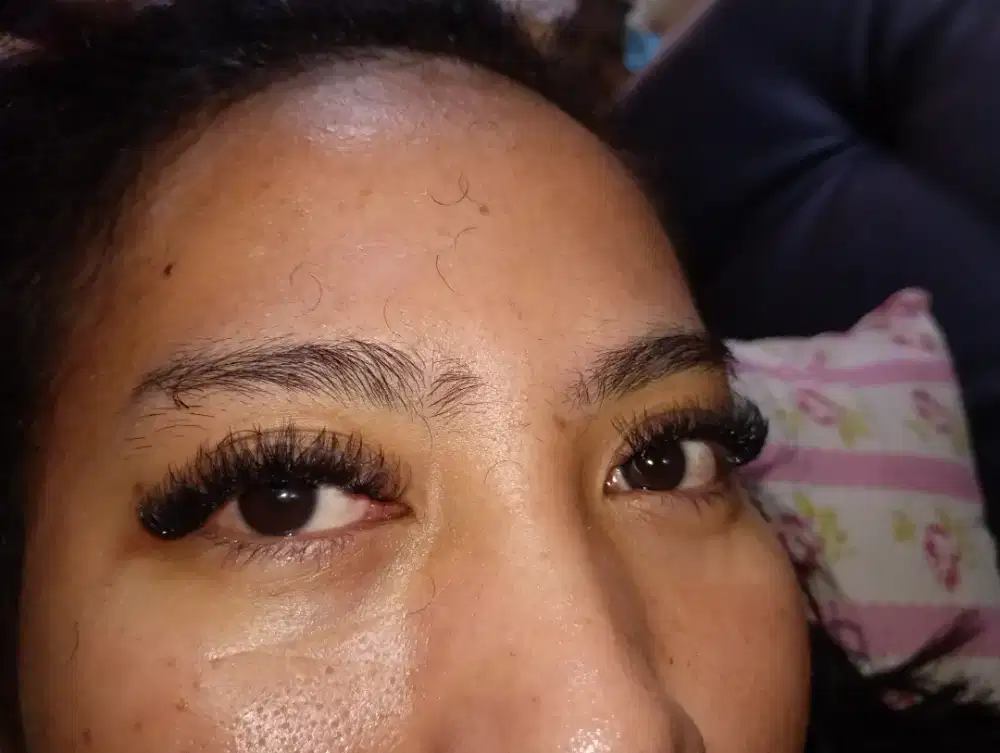 Eyelash extension